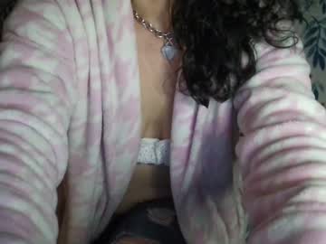 girl
        kiraishere00 cam image #6349481