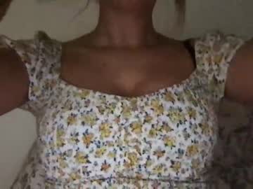 girl
        madyylovee cam image #118867