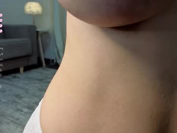 girl
        cloverfarewell cam image #6964939