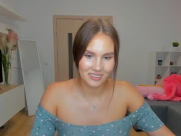 girl
        mikimkim cam image #2487635