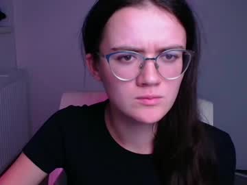 girl
        ketrin_pirsss cam image #5069261