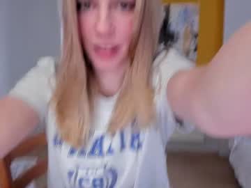 girl
        magic_couple13 cam image #3025716