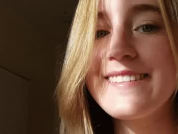 girl
        lailatoks cam image #4000735