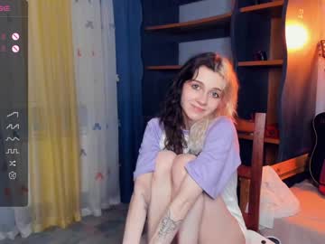 girl
        deliaderrick cam image #3609760