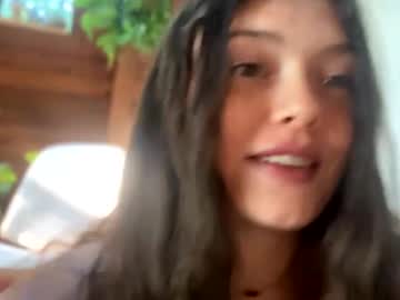 girl
        emersoncane cam image #4565275