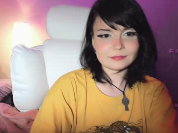 girl
        ronnie_neko cam image #4858627
