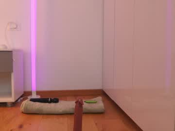 girl
        nina_yv cam image #5891258