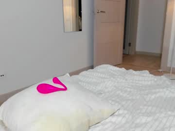 girl
        honeybae3 cam image #6633790