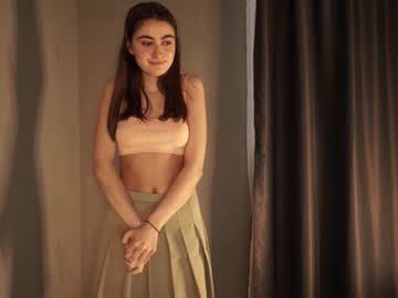 girl
        tessarosse_ cam image #1393934