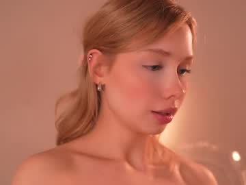 girl
        april_blush cam image #6704726