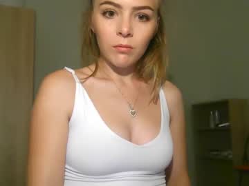 girl
        inocent_student17 cam image #2116603