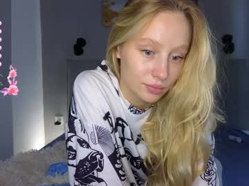 girl
        callme_star cam image #4520322