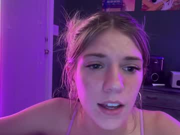 girl
        oliviahansleyy cam image #5336884