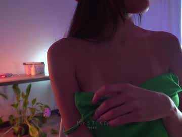girl
        mystikei cam image #808891