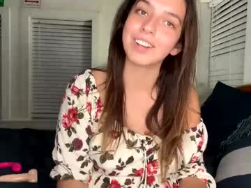 girl
        straightoutthetrailer cam image #5078405