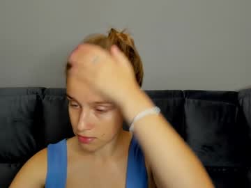 girl
        grace_barton cam image #2139846