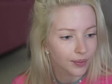 girl
        my_stella cam image #6733314