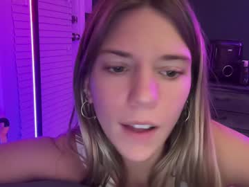 girl
        oliviahansleyy cam image #5530746