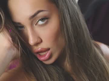 girl
        francescadomi cam image #60004