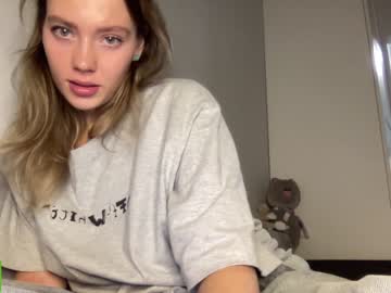 girl
        angel_from_sky cam image #2816560