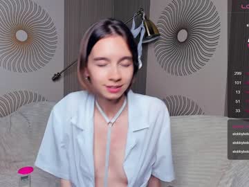 girl
        happiness_call cam image #2352297