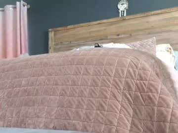 couple
        mssbb cam image #6454532