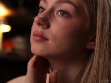girl
        kateharrise cam image #4475744