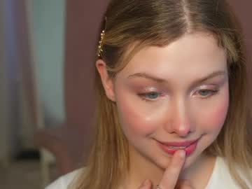 girl
        april_blush cam image #3958403
