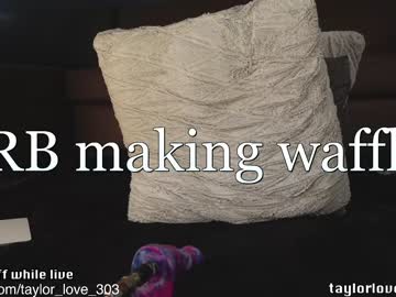 girl
        taylor_love_303 cam image #1998216