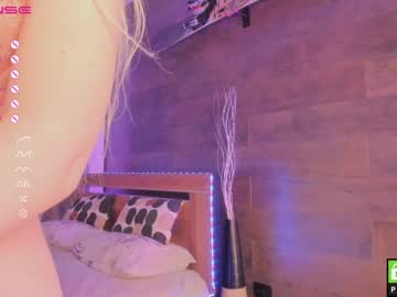 girl
        yolandabertha cam image #1073838