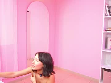 girl
        little_effy18_ cam image #6649029