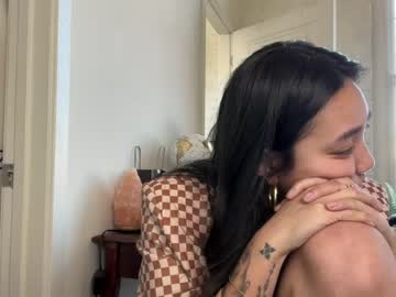 girl
        aznbunnybaby cam image #3794623