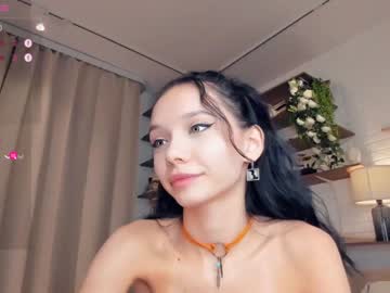 girl
        riskyproject cam image #4949453