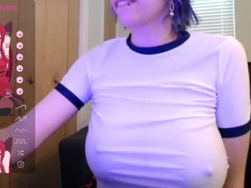 girl
        deadratsoup cam image #4203852
