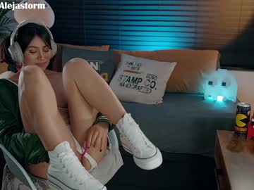 girl
        alejastorm cam image #2879312