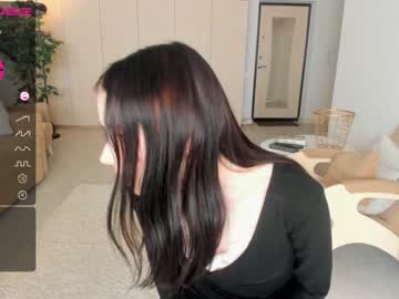 girl
        oki_dokie cam image #1659746
