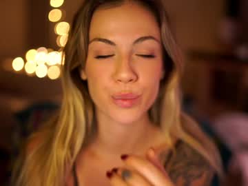 girl
        melodymate cam image #4498342