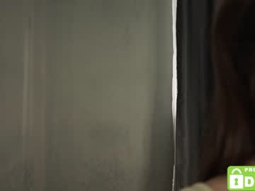 girl
        tessarosse_ cam image #1610689