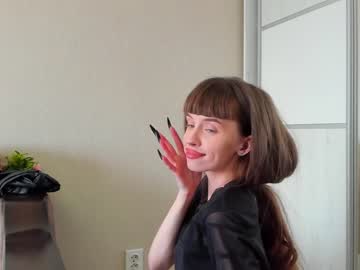 girl
        flowerofsin2001 cam image #1575601