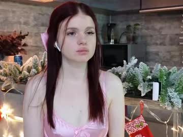 girl
        glassofvine cam image #5816650