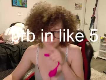 girl
        gomoreup cam image #6298538