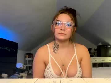 girl
        pr3ttyr0se cam image #2757035