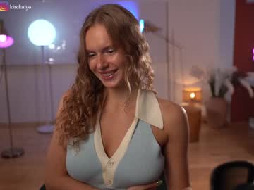 girl
        chillwithkira cam image #2460228
