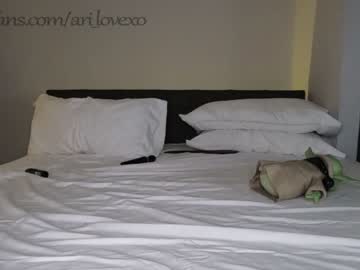 couple
        ari_lovexo cam image #1061938
