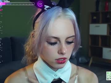 girl
        audreycarvin cam image #4573929