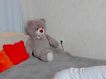 girl
        nika_tailor cam image #5760621
