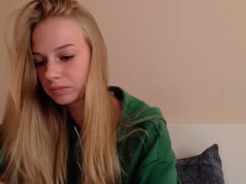 girl
        magic_couple13 cam image #2213871