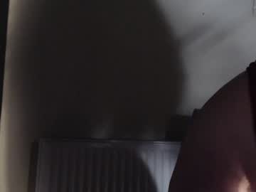 girl
        sweat_mia cam image #4267795