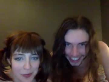 couple
        infinight976 cam image #1198952