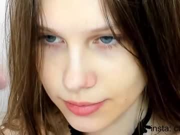 girl
        avrora_deis cam image #1134511